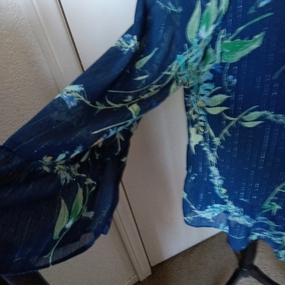 St. John's Bay Flowy Navy Floral 3/4 Ruffle Sleeve Blouse - Picture 2 of 3